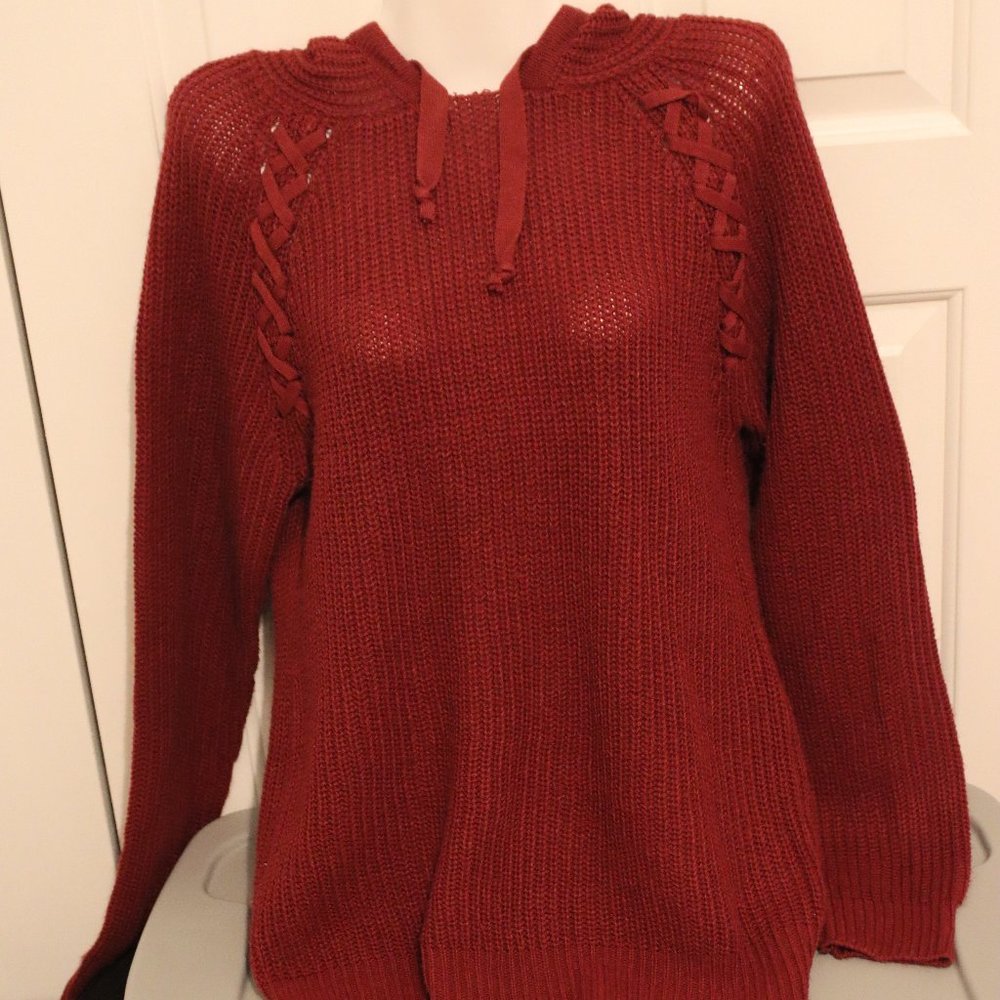 No Comment Hooded long sleeve pullover Sweater Burgundy lightweight Size Medium